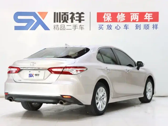 Toyota Camry — Фото автомобиля 5