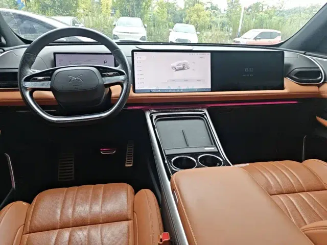 Xpeng G9 — Фото автомобиля 9