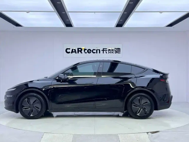 Tesla Model Y — Фото автомобиля 2