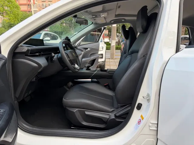 Changan Eado — Фото автомобиля 4