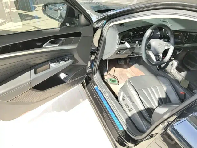 Volkswagen Passat — Фото автомобиля 15