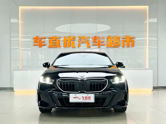 BMW 5 Series — Фото автомобиля 4