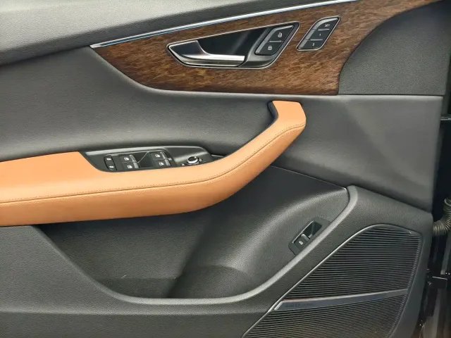 Audi Q7 — Фото автомобиля 19