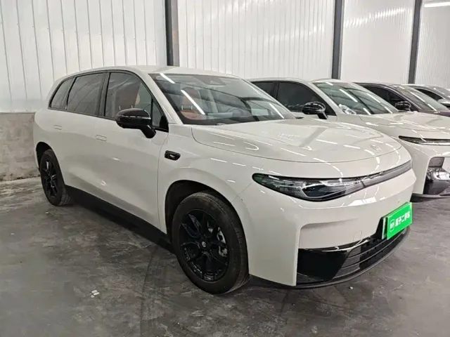 Leapmotor C10 — Фото автомобиля 21