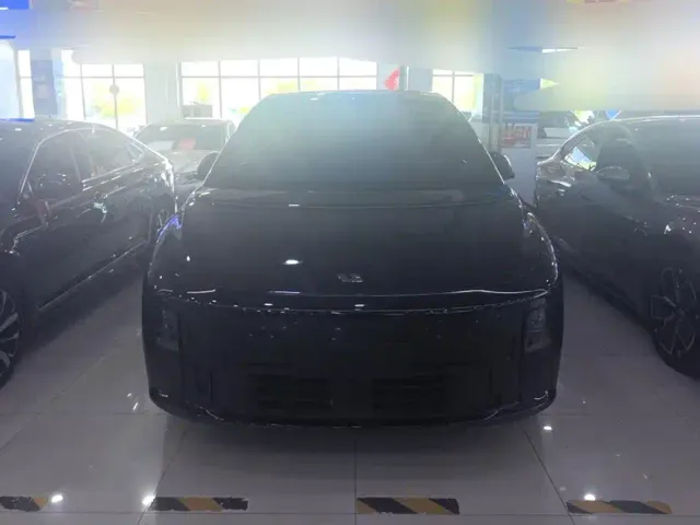 Li Auto i6 — Фото автомобиля 2