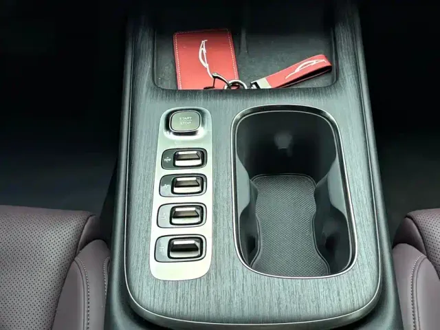 Xiaomi SU7 — Фото автомобиля 8