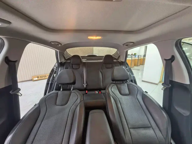 Hyundai Elantra — Фото автомобиля 13