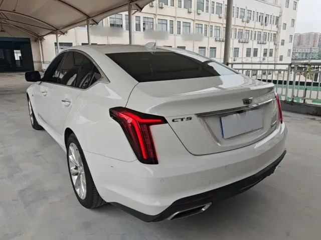 Cadillac CT5 — Фото автомобиля 4