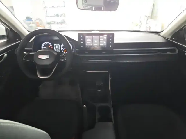 Geely Emgrand — Фото автомобиля 9
