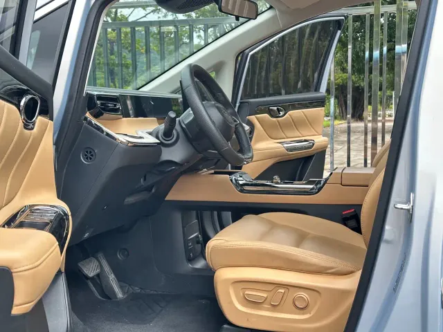 GAC Trumpchi E8 — Фото автомобиля 4