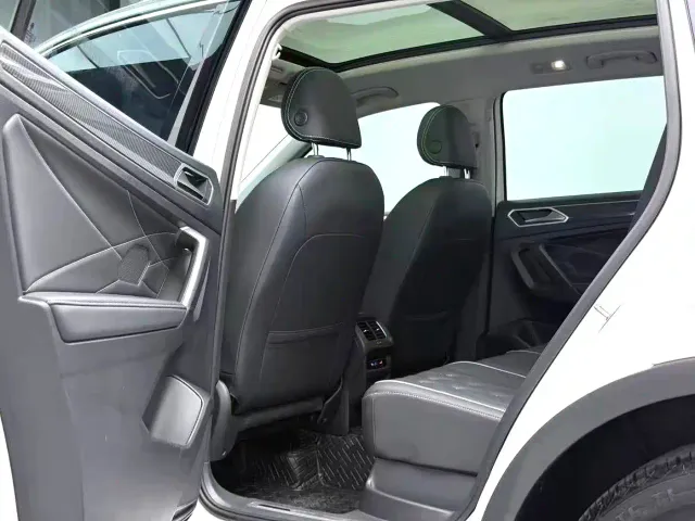 Volkswagen Tiguan L — Фото автомобиля 7