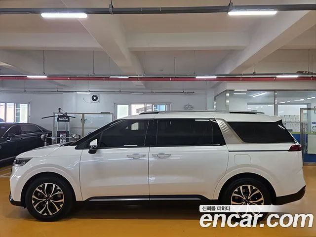 Kia Carnival 4th Gen — Фото автомобиля 4
