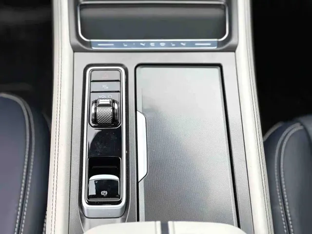 Lincoln Z — Фото автомобиля 9