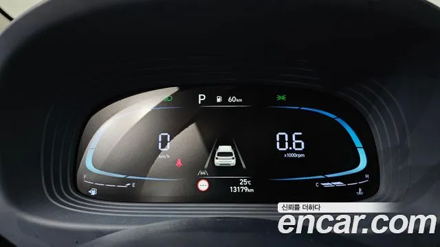 Hyundai Venue — Фото автомобиля 8