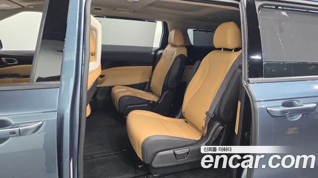 Kia Carnival 4th Gen — Фото автомобиля 11