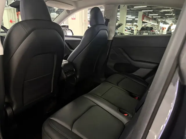 Tesla Model Y — Фото автомобиля 6