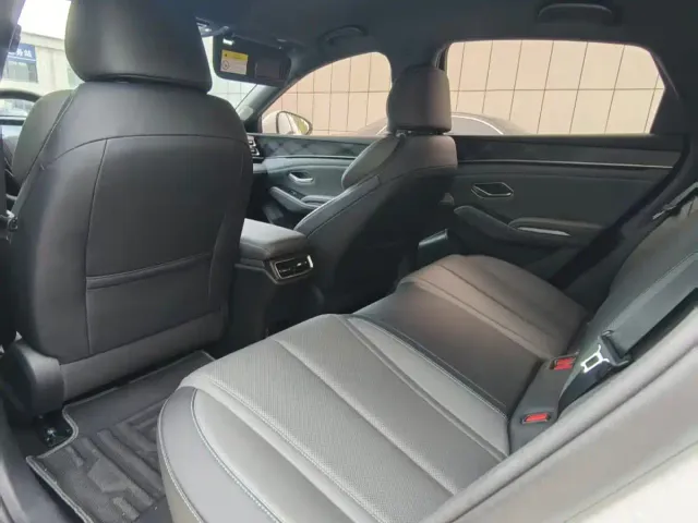 BYD Qin L — Фото автомобиля 5