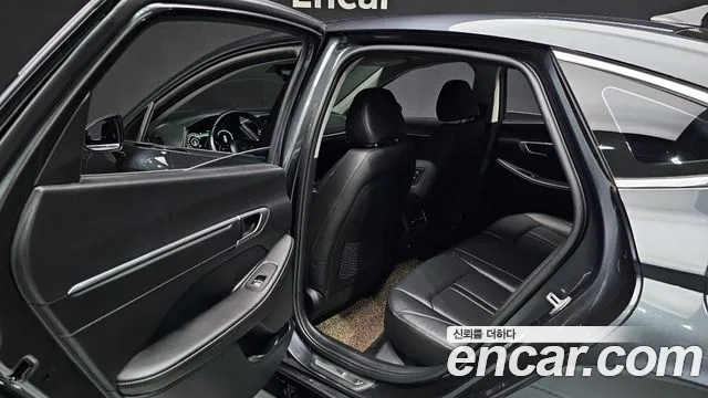 Hyundai Sonata — Фото автомобиля 12