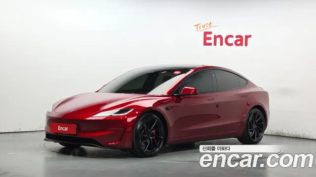 Фотография автомобиля — Tesla Model 3