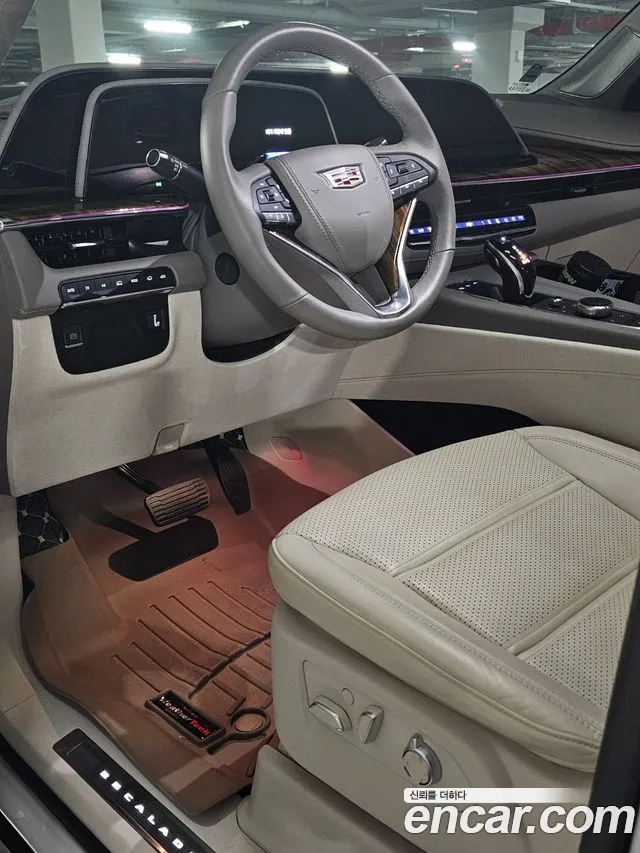Cadillac Escalade 5th Gen — Фото автомобиля 15