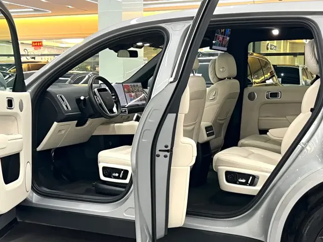 Li Auto L8 — Фото автомобиля 17