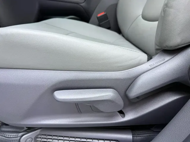 Toyota Granvia — Фото автомобиля 18