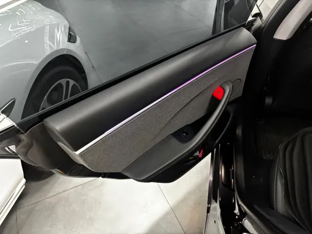 Tesla Model 3 — Фото автомобиля 7