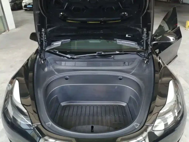 Tesla Model 3 — Фото автомобиля 19