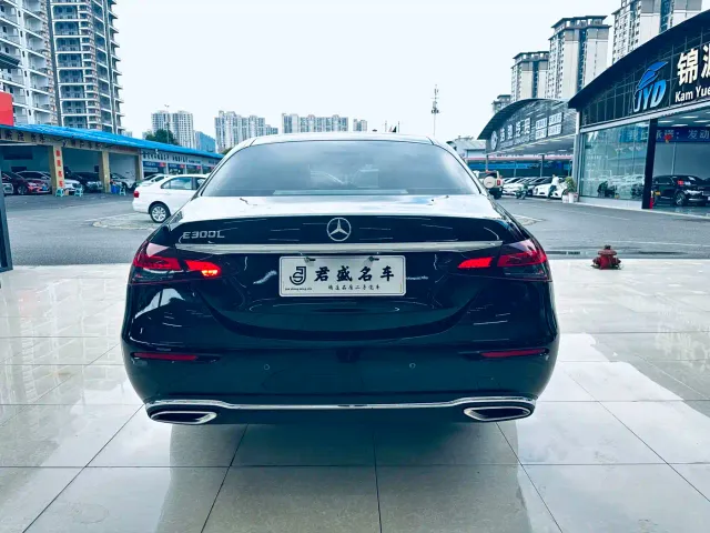 Mercedes-Benz E-Class — Фото автомобиля 7