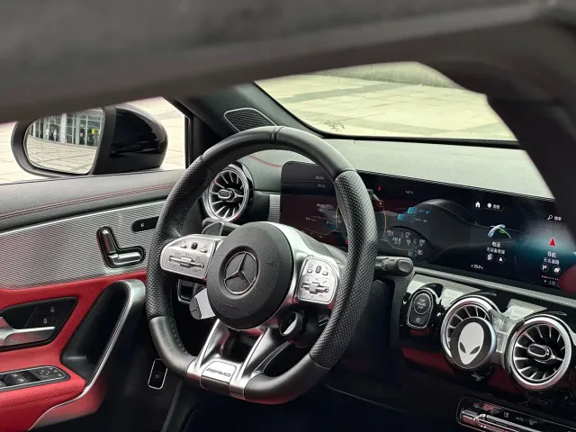 Mercedes-Benz Mercedes-Benz A-Class AMG 2022 AMG A 35 L 4MATIC — Фото автомобиля 14