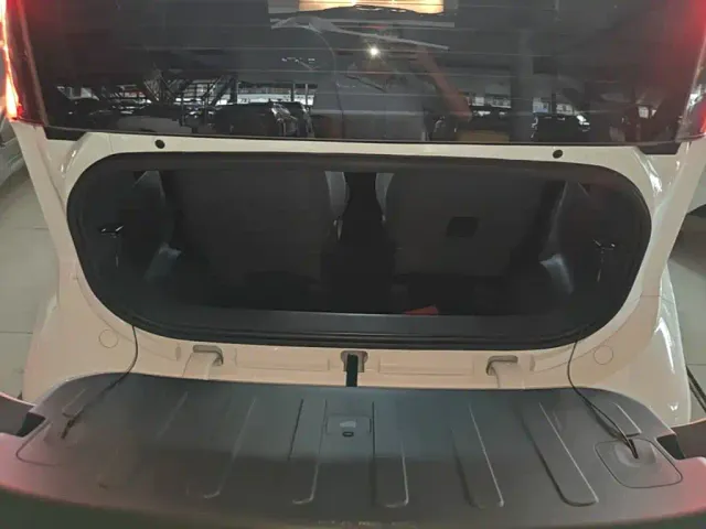 Wuling NanoEV — Фото автомобиля 18