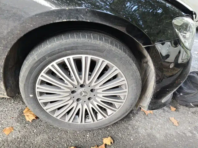 Mercedes-Benz E-Class — Фото автомобиля 24