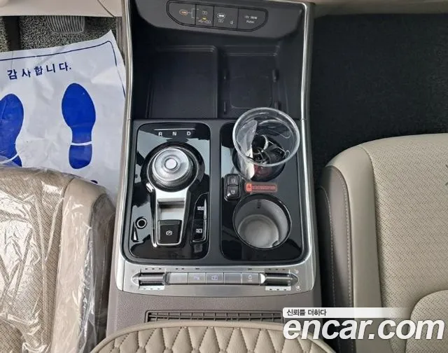 Kia Carnival Generation 4 — Фото автомобиля 16