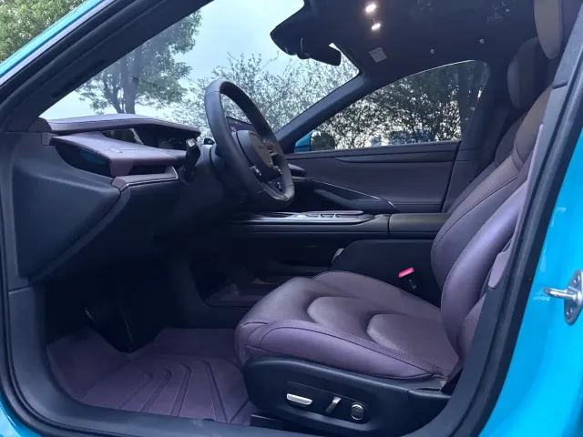 Xiaomi SU7 — Фото автомобиля 4