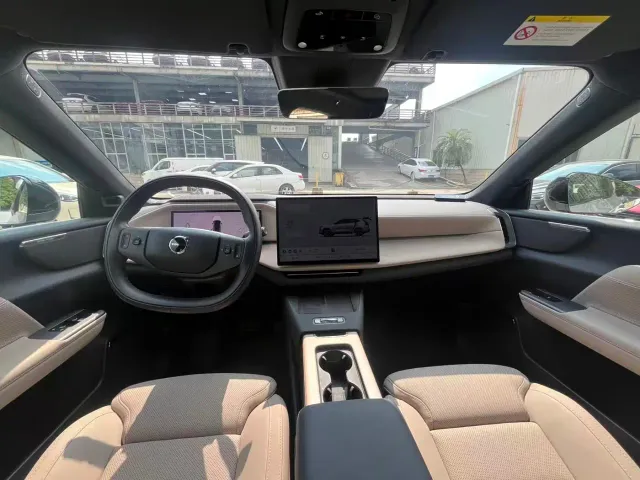 Volvo XC70 Plug-in Hybrid — Фото автомобиля 6