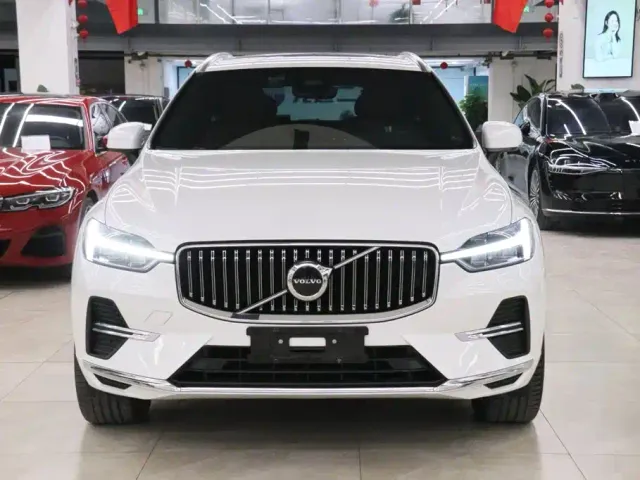 Volvo XC60 — Фото автомобиля 2