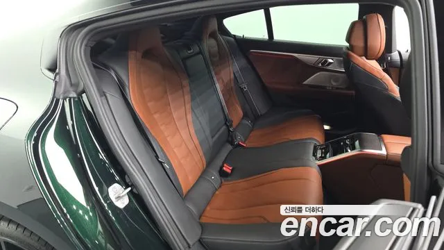 BMW 8 Series G15 — Фото автомобиля 12