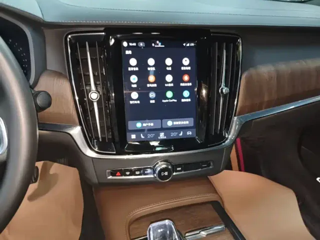 Volvo S90 — Фото автомобиля 12