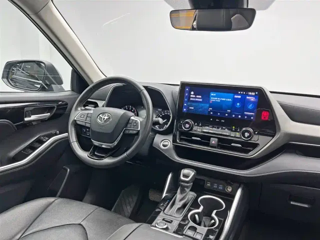 Toyota Highlander — Фото автомобиля 27