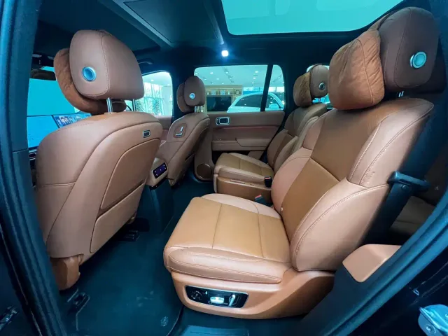 Li Auto L9 — Фото автомобиля 12