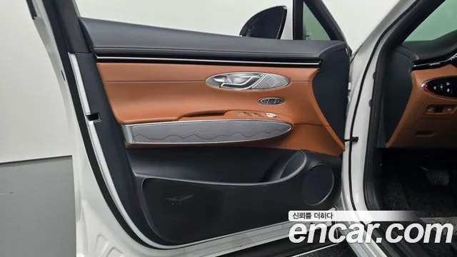 Genesis GV70 2.5T Бензин AWD — Фото автомобиля 23