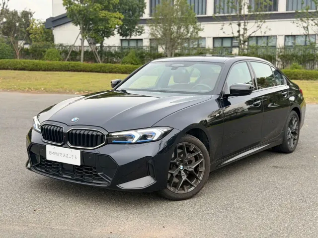 Фотография автомобиля — BMW 3 Series