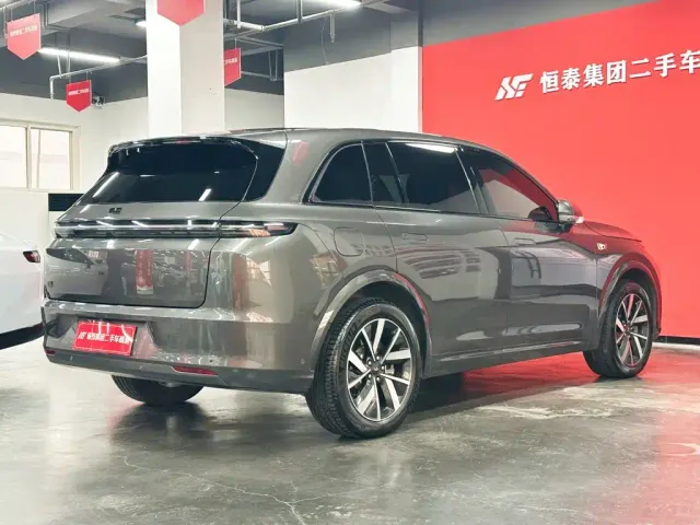 Li Auto L7 — Фото автомобиля 9