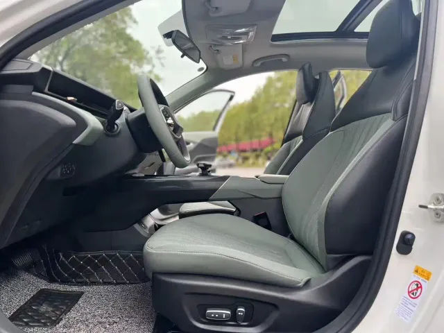 Changan Lamore — Фото автомобиля 6