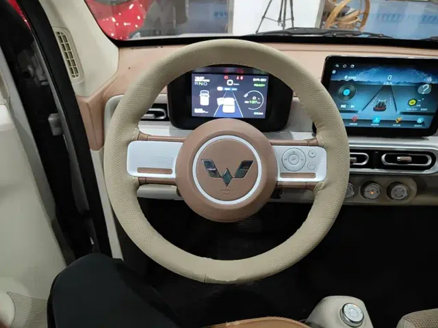 Wuling Hongguang Mini EV — Фото автомобиля 10