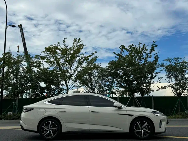 BYD Seal 07 DM-i — Фото автомобиля 3