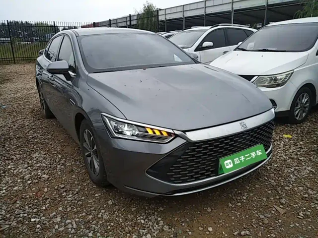 BYD Qin PLUS 2024 Glory Edition DM-i 55KM Leading — Фото автомобиля 3