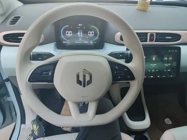 Leapmotor T03 — Фото автомобиля 10