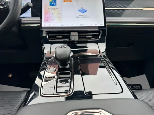 GAC Trumpchi M8 — Фото автомобиля 12