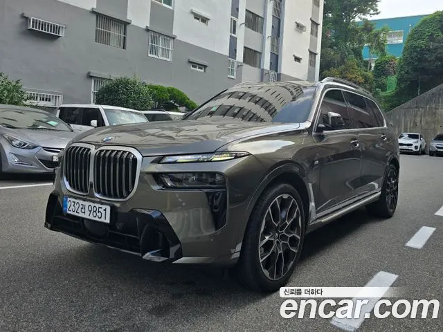 BMW X7 xDrive 40d M Sport 7 мест — Фото автомобиля 3